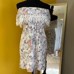 Abercrombie & Fitch Off Shoulder Dress Sun Dress Boho White and Pink Sz Small